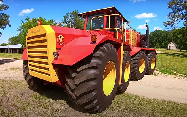 Big Roy 8WD 1080 tractor ( 600 HP & 52,000 pounds)