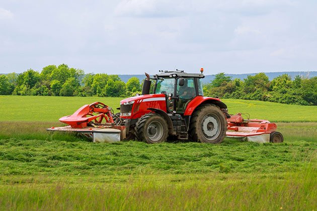 case ih vs new holland tractors