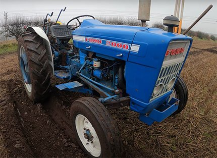 difference between ford 2000 and 3000 tractor