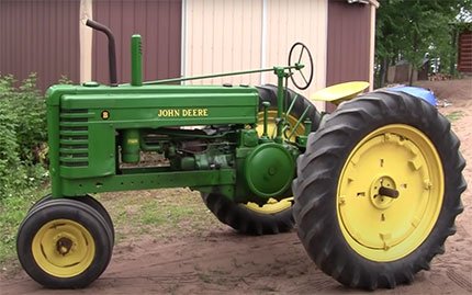 how much does a john deere b tractor weight