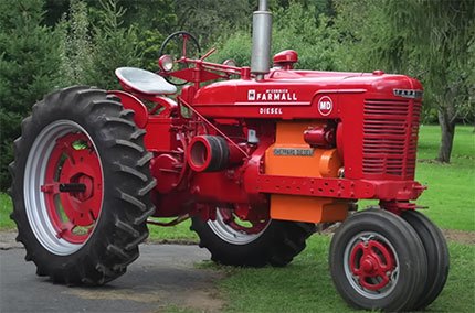 does a farmall m have hydraulics