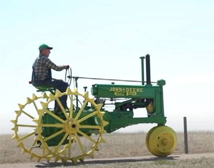 What is the difference between a John Deere Model A and B?