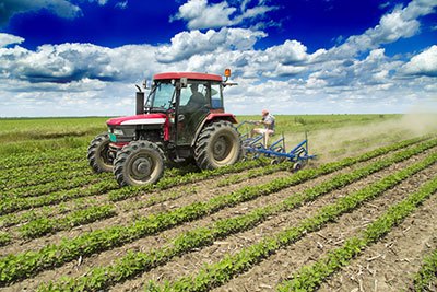 difference between row crop and utility tractors