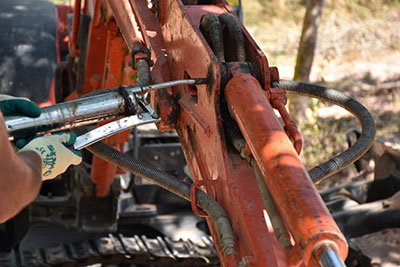 how to load a grease gun correctly