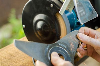 are you supposed to sharpen bush hog blades