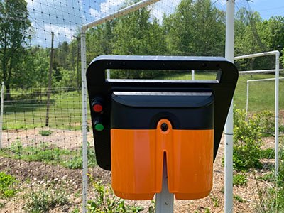 Changing electric energy from the AC fence to the DC fence