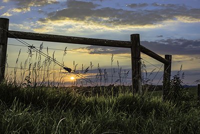 barbed wire corner brace