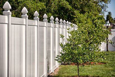 beginners guide to choosing the best vinyl fence style