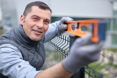 choosing the right fencing contractor