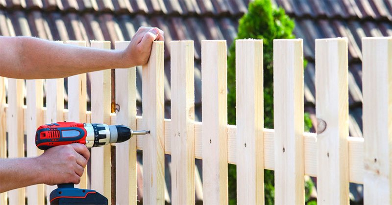 fence maintenance cost